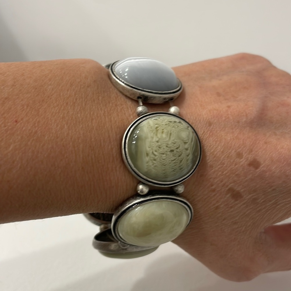 Lia Sophia stretch bracelet